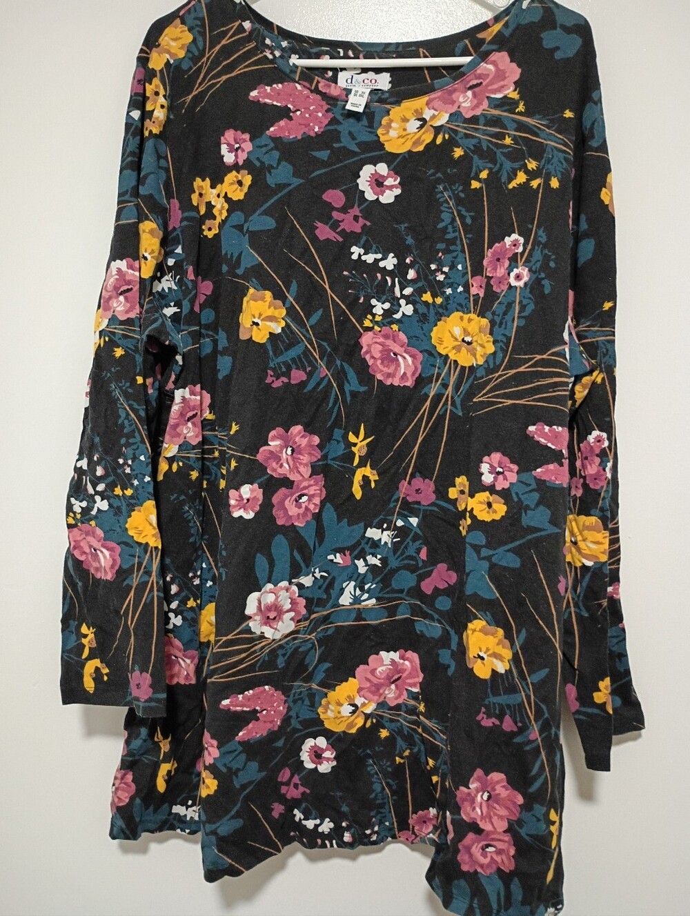 D&Co Women's Size 3X Long Sleeve Flowery Stretchy Shirt